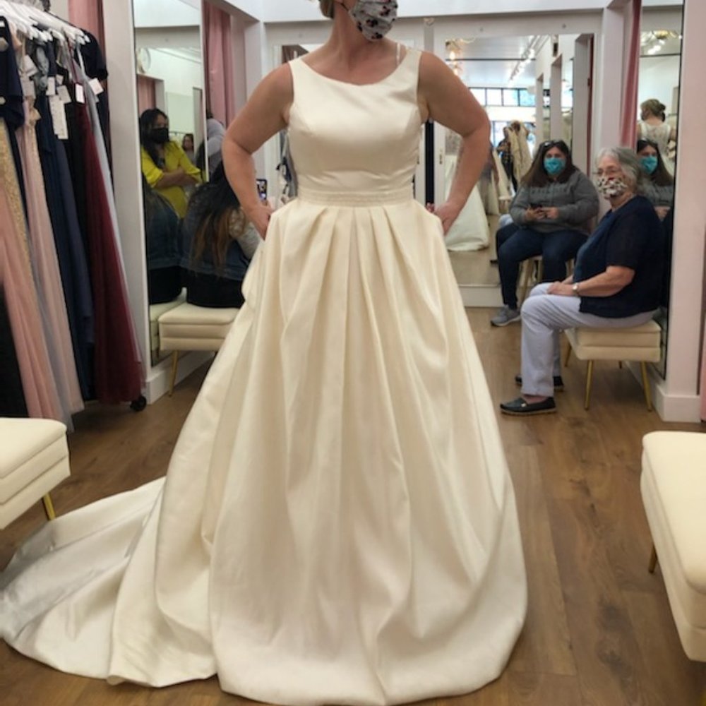 Aire Barcelona Bliss wedding dress.